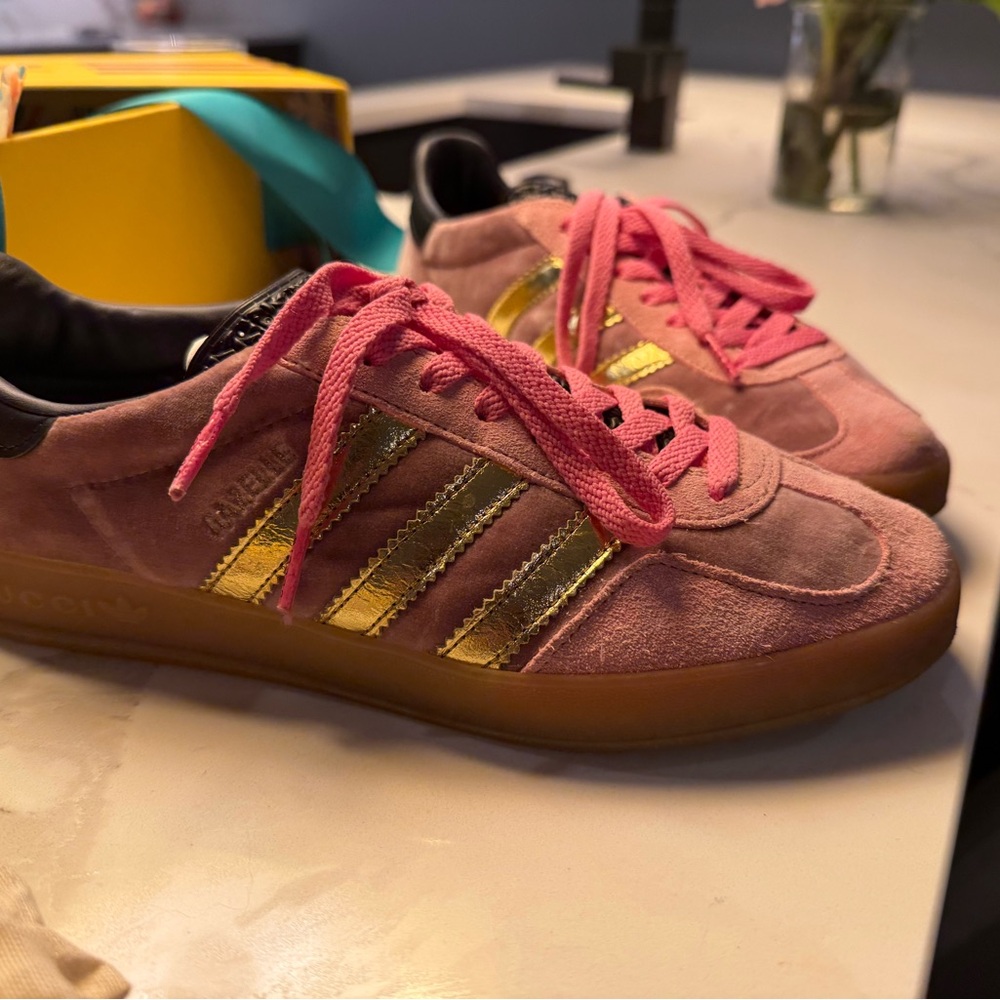 Gucci adidas 6+ which is U.S size 6.5
